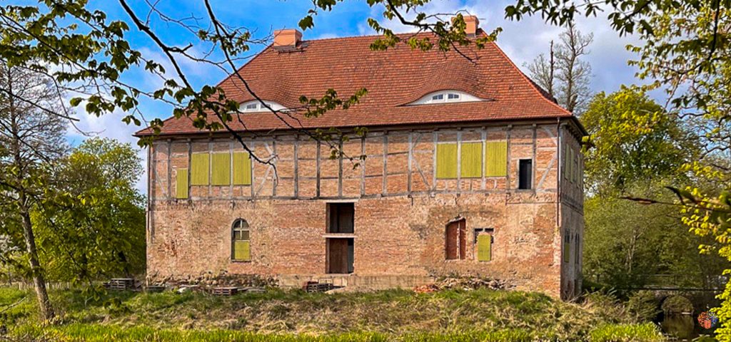 Herrenhaus | Wasserschloss Gnemern © Historische Häuser | Alte Häuser